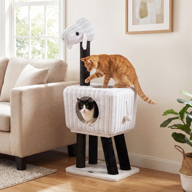 ARBRE À CHAT <br> "Le mouton robuste"