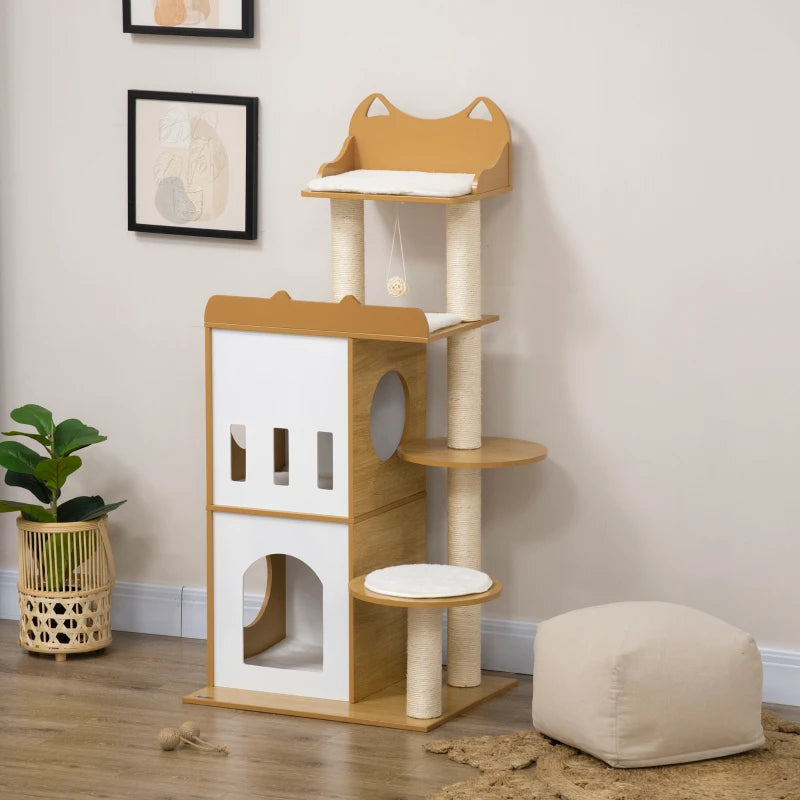 ARBRE À CHAT EN BOIS CLAIR <br> "La tannière"